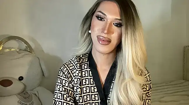 Snapshot of Ts_glamxxxx chatting on February 7, 12:39 pm Ts glamxxxx online show from February 7, 12:39 pm