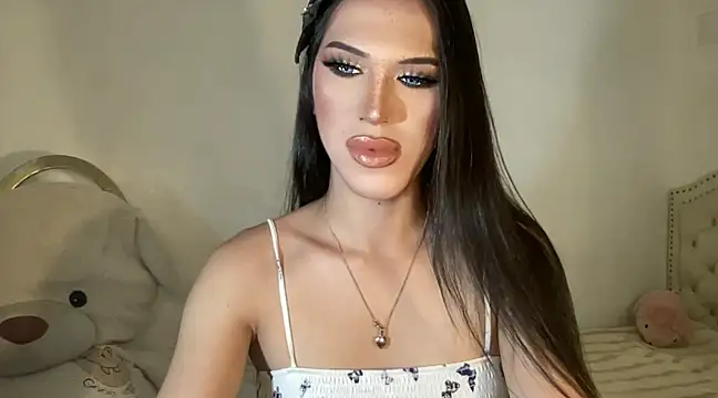 Snapshot of Ts_glamxxxx chatting on February 22, 2:50 am Ts glamxxxx online show from February 22, 2:50 am
