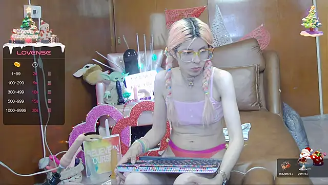 Skinygirl online show from February 28, 3:04 am