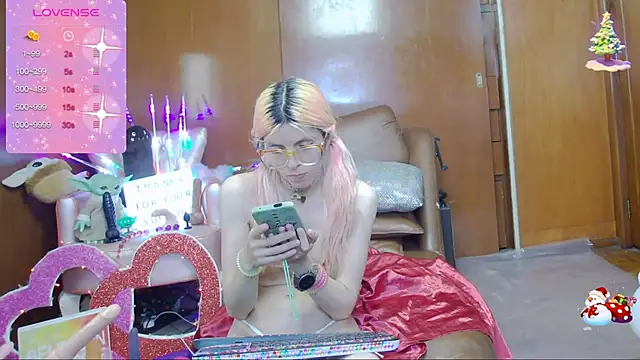 Skinygirl online show from March 8, 2:01 am