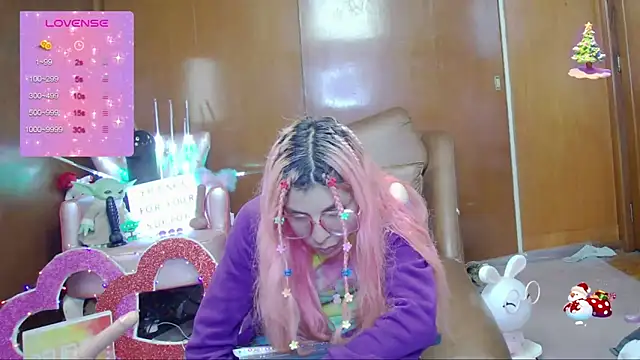 Skinygirl online show from October 10, 1:37 am