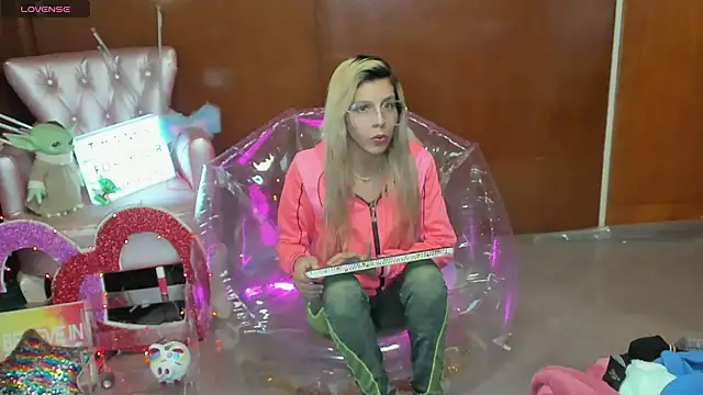 Skinygirl online show from March 5, 12:28 am