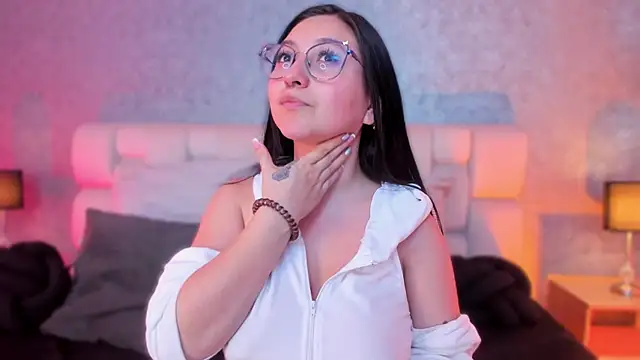 lucy neil online show from February 11, 1:10 am