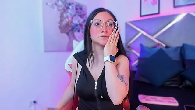 lucy neil online show from October 10, 2:32 am