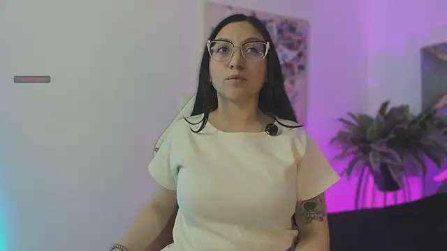 lucy neil online show from November 21, 2:32 am