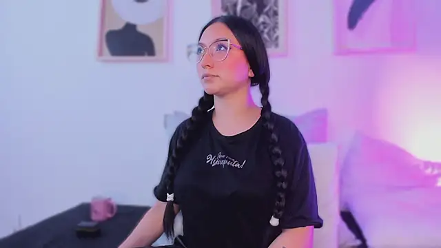 lucy neil online show from February 13, 2:40 am