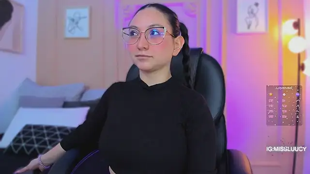 lucy neil online show from March 14, 2:39 am