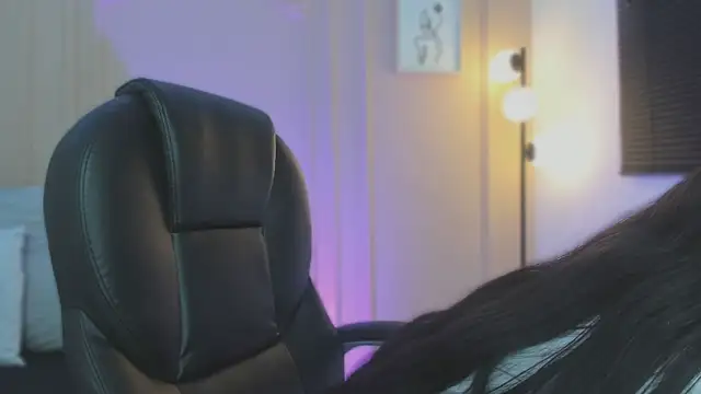 lucy neil online show from April 3, 2:31 am