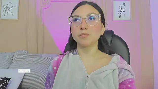 lucy neil online show from April 9, 2:33 am