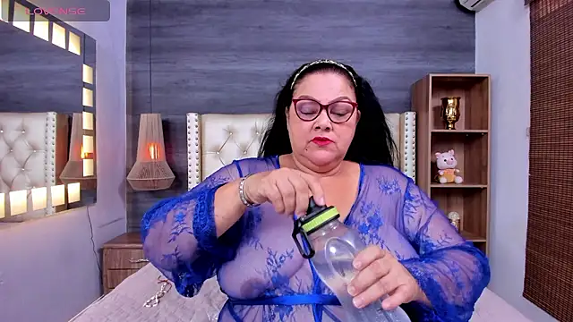 mommy cute online show from March 12, 9:21 pm