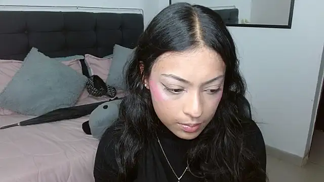 Snapshot of vaness_weet chatting on February 3, 8:58 pm vaness weet online show from February 3, 8:58 pm