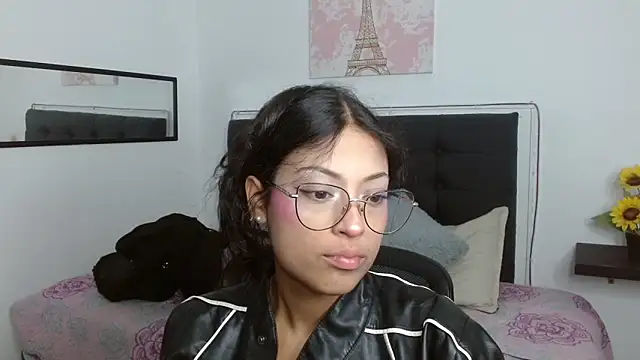 vaness weet online show from June 1, 8:32 pm