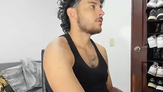 tuyo1995 online show from March 13, 5:50 pm