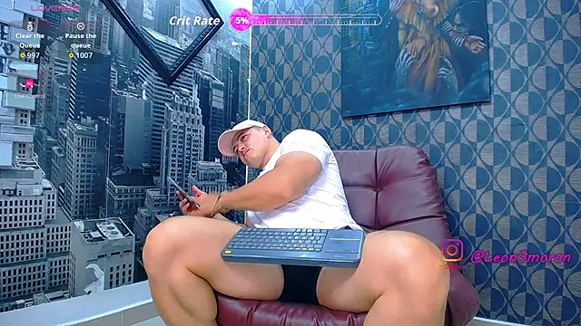 Snapshot of Leonsmoron chatting on May 20, 2:51 am Leonsmoron online show from May 20, 2:51 am