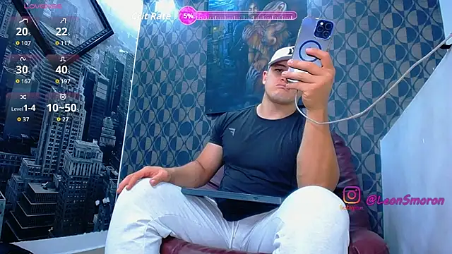 Snapshot of Leonsmoron chatting on June 5, 2:51 am Leonsmoron online show from June 5, 2:51 am