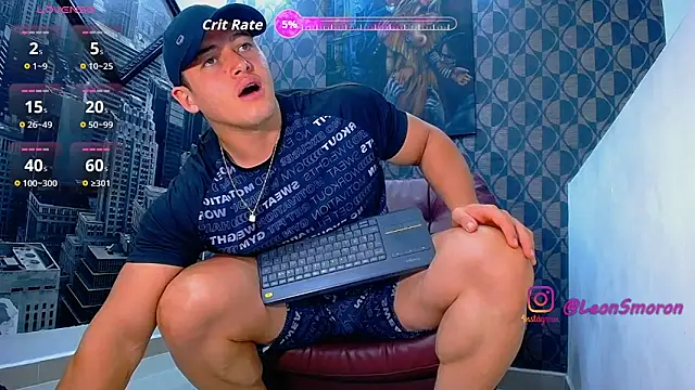 Snapshot of Leonsmoron chatting on June 9, 1:50 am Leonsmoron online show from June 9, 1:50 am