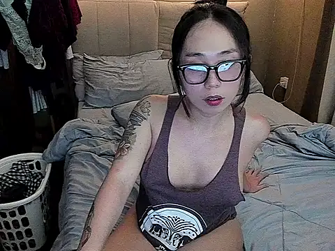Snapshot of MissAyaCollins chatting on April 18, 1:37 pm MissAyaCollins online show from April 18, 1:37 pm