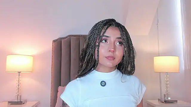 Snapshot of Emma_Torres__ chatting on February 4, 12:11 pm Emma Torres online show from February 4, 12:11 pm