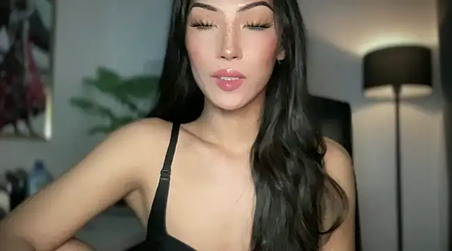 Bella Gordon online show from February 28, 11:45 pm