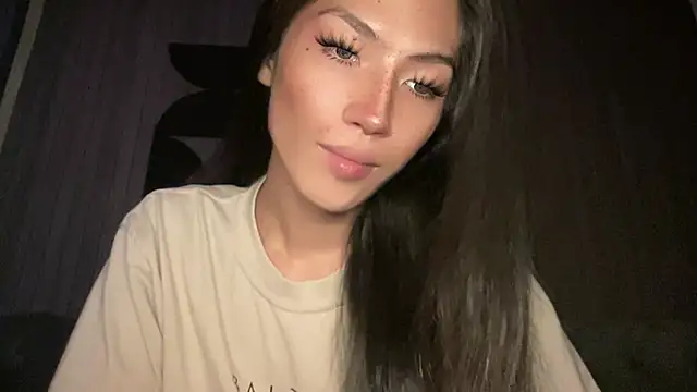 Bella Gordon online show from September 19, 3:45 pm