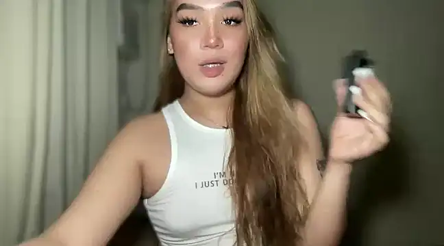 Snapshot of MissCataleyaxxx chatting on December 21, 2:30 am MissCataleyaxxx online show from December 21, 2:30 am