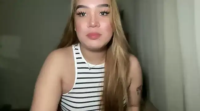 Snapshot of MissCataleyaxxx chatting on January 9, 1:39 am MissCataleyaxxx online show from January 9, 1:39 am