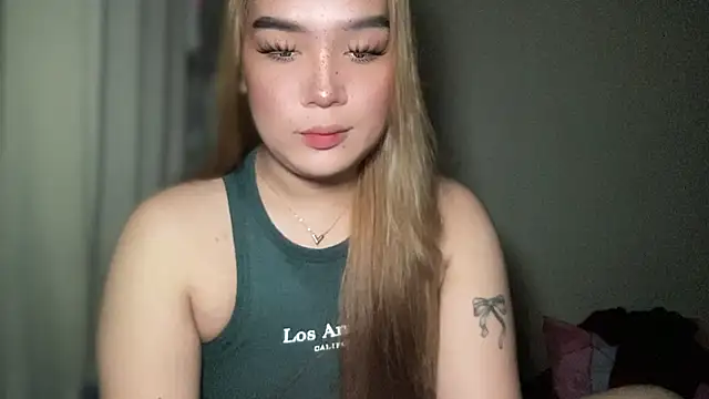 Snapshot of MissCataleyaxxx chatting on February 6, 1:43 pm MissCataleyaxxx online show from February 6, 1:43 pm