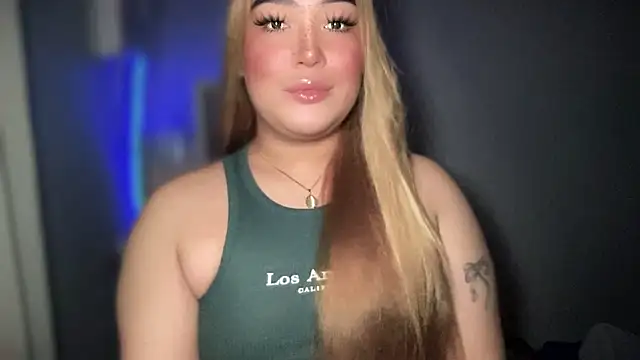 Snapshot of MissCataleyaxxx chatting on September 23, 1:08 am MissCataleyaxxx online show from September 23, 1:08 am