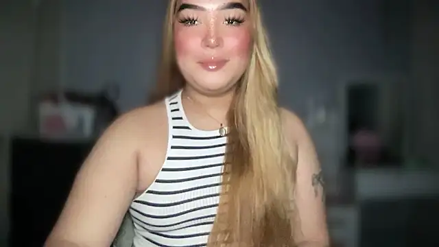 Snapshot of MissCataleyaxxx chatting on October 19, 1:17 am MissCataleyaxxx online show from October 19, 1:17 am