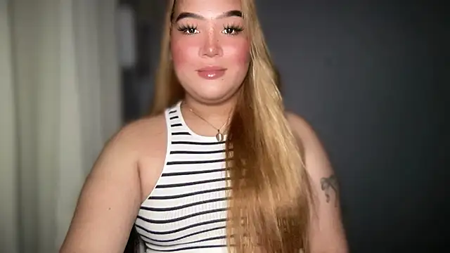 Snapshot of MissCataleyaxxx chatting on November 3, 12:57 am MissCataleyaxxx online show from November 3, 12:57 am