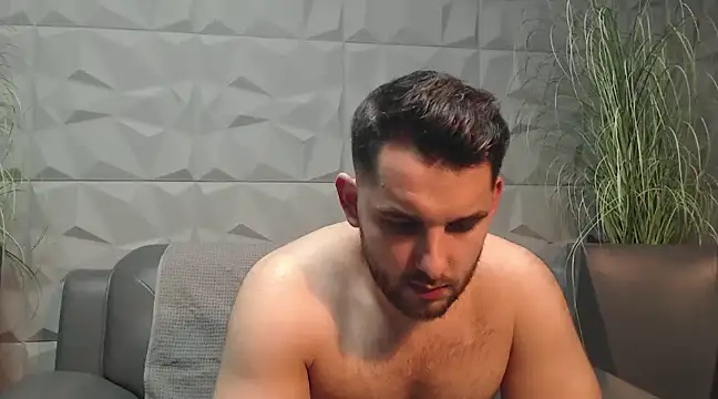 Antoniodiamond online show from January 31, 9:05 pm