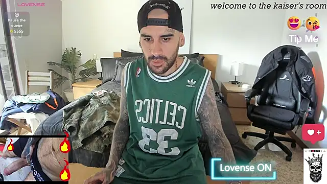 kaiser679  online show from September 10, 4:40 pm