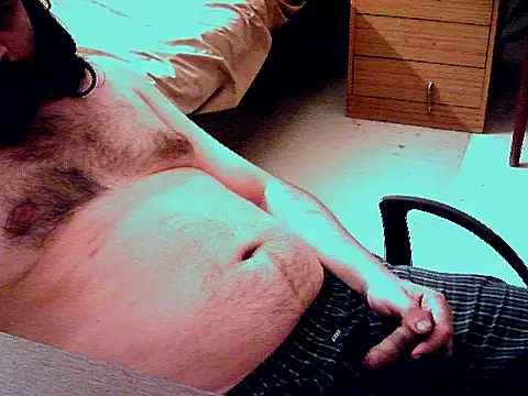 Snapshot of aksxi1 chatting on May 12, 6:16 pm aksxi1 online show from May 12, 6:16 pm