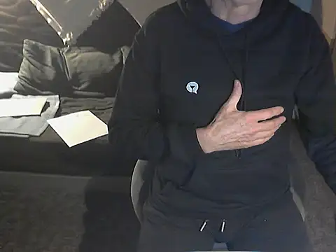 kiam471 online show from February 12, 6:51 pm