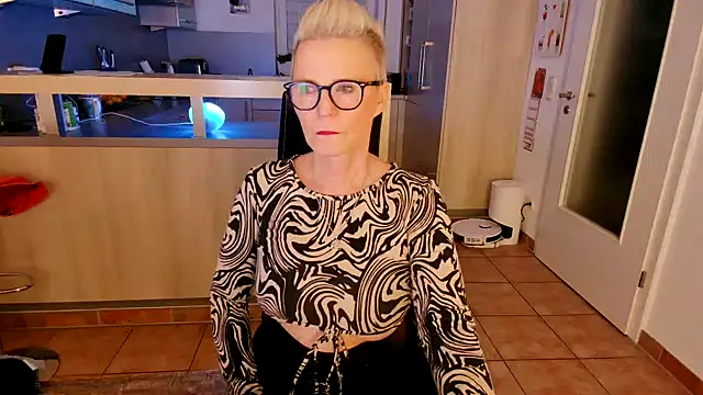 Snapshot of German_Milf chatting on December 18, 6:03 pm German Milf online show from December 18, 6:03 pm