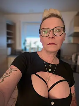 Snapshot of German_Milf chatting on January 24, 1:47 pm German Milf online show from January 24, 1:47 pm