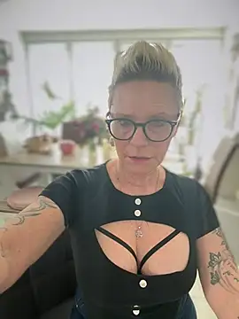 Snapshot of German_Milf chatting on February 17, 1:32 pm German Milf online show from February 17, 1:32 pm