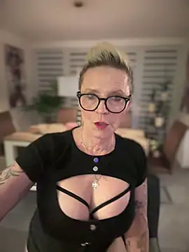 Snapshot of German_Milf chatting on February 17, 6:15 pm German Milf online show from February 17, 6:15 pm
