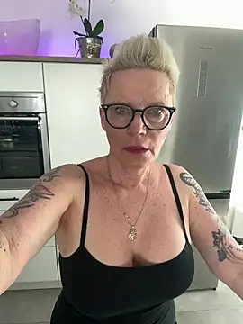 Snapshot of German_Milf chatting on March 19, 9:28 am German Milf online show from March 19, 9:28 am