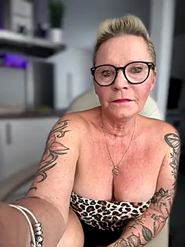 Snapshot of German_Milf chatting on October 17, 1:14 pm German Milf online show from October 17, 1:14 pm