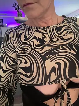 German Milf online show from November 18, 2:43 pm