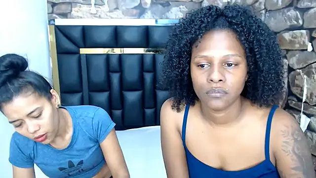 Snapshot of lizeth_keilyn chatting on January 6, 1:52 pm lizeth keilyn online show from January 6, 1:52 pm