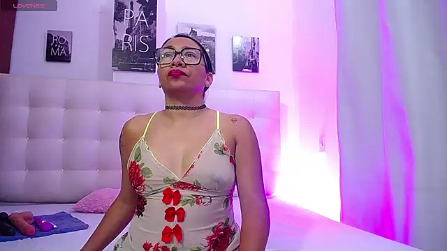 Snapshot of hornywife_ chatting on March 12, 12:47 pm hornywife  online show from March 12, 12:47 pm