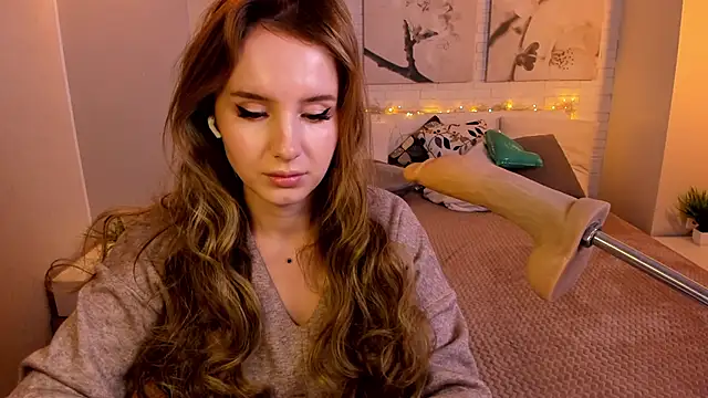 Betty June online show from February 12, 1:19 am