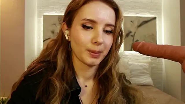 Betty June online show from March 11, 11:59 pm