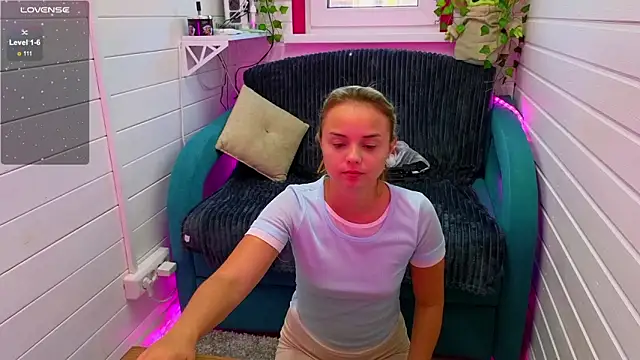 Misss Vikk online show from September 10, 6:13 am