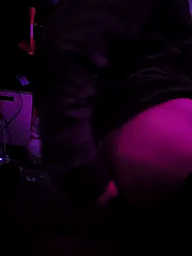 Snapshot of mommyslittlefemboy chatting on March 23, 7:53 am mommyslittlefemboy online show from March 23, 7:53 am