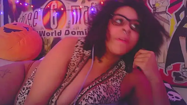 N1NT3NDH03 online show from December 26, 7:35 am