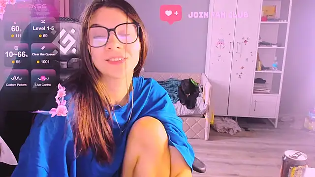 MollyLollipop online show from October 30, 7:10 am