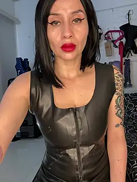 Snapshot of mylatexpleasure chatting on July 27, 7:32 pm mylatexpleasure online show from July 27, 7:32 pm